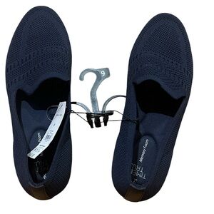 Time and Tru Navy knit loafers Memory foam. Size 9